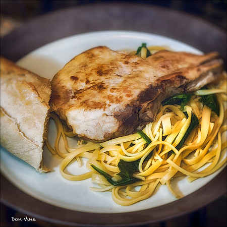 Pork Chop Noodles and French Bread_140105_17_240-HXSQ
