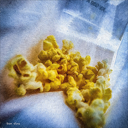 Popcorn in a White Sack_140909_17058-HXSYQ