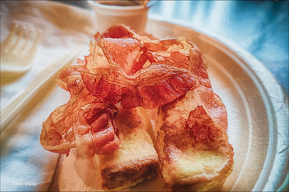 French Toast and Bacon_140912_081401-HXSYA