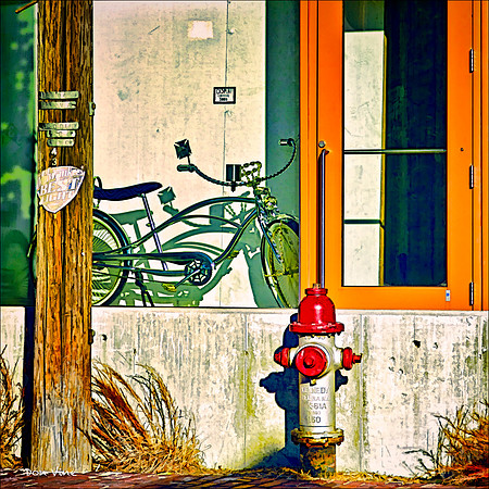 Bicycle on Commerce Street_120225_020__2-HXSYQ