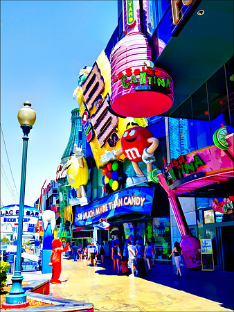 M&M on th Strip_110830_093__2-HXSYV
