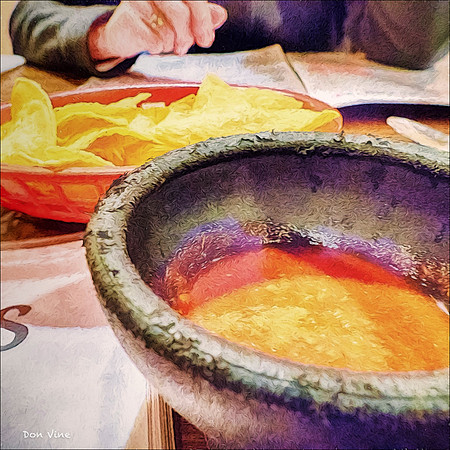 Salsa and Corn Chips_141122_20090-HXSYQ