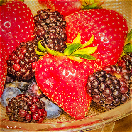 Colander of Berries_150507_124442_05-HXSYQ