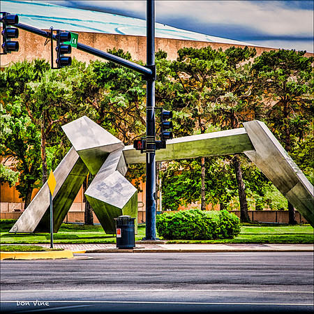 Wichita Tripodal_120428_408-HXSYQ